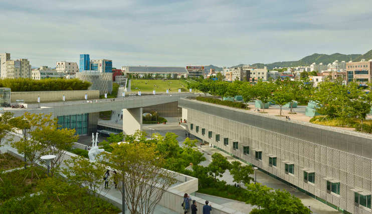 新修建结伴旧历史，，，，，，，，生文化中心立异精神