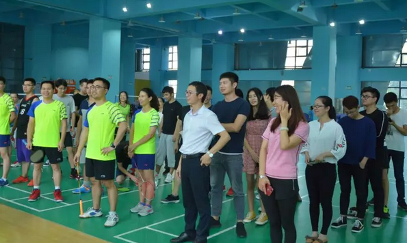 恒峰g222018羽毛球赛圆满举行